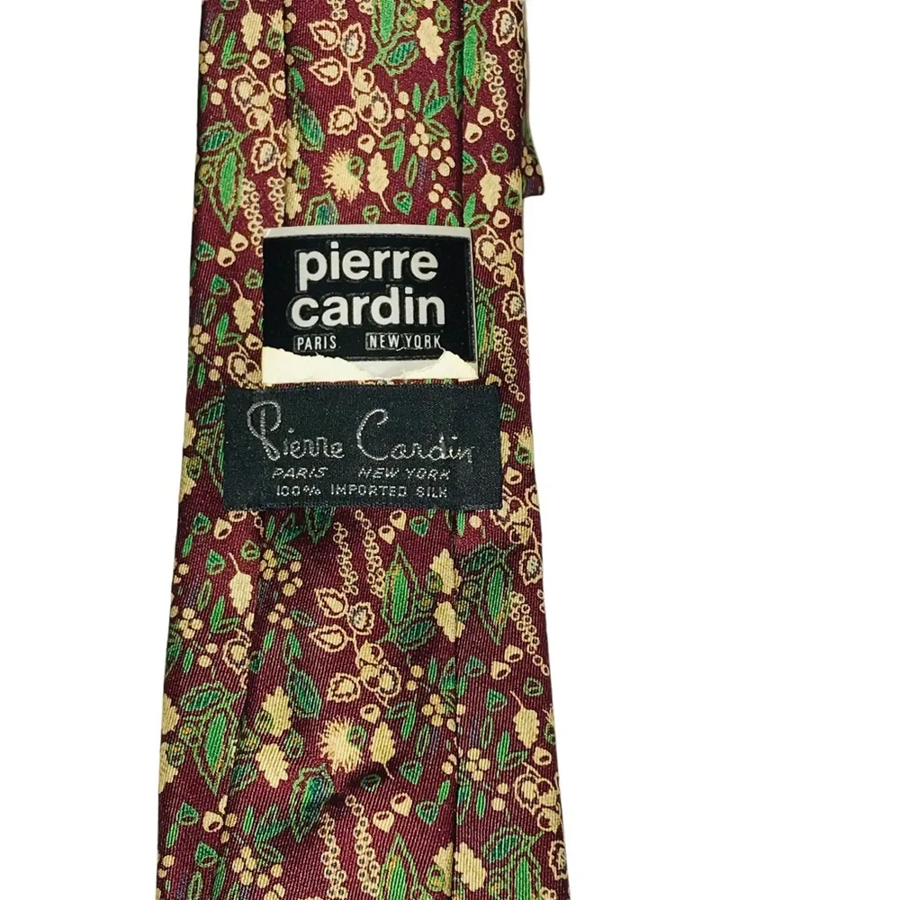 Vtg PIERRE CARDIN 100% Silk Burgundy Green Berries Leaf Holiday Neck Tie NEW